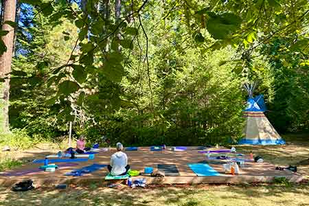 Closing circle at the Body Flows Oregon Yoga Retreat outdoors